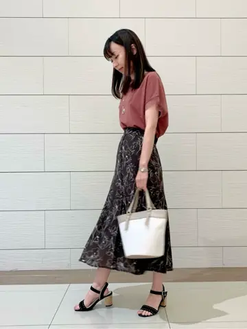 ANY SIS スタッフ コーディネート画像