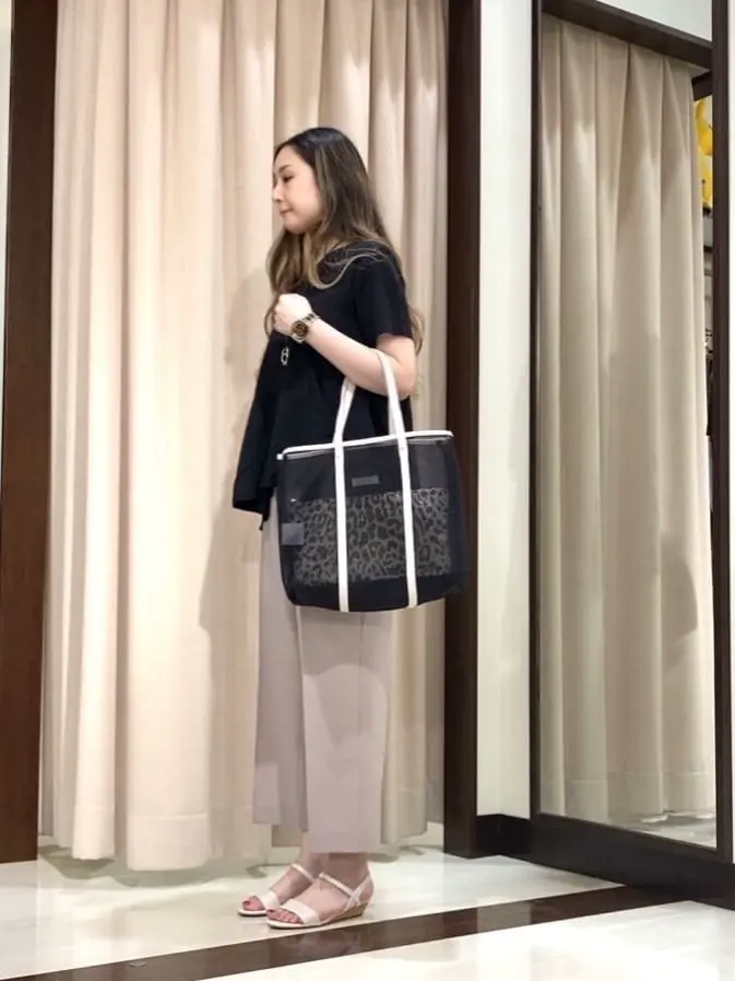 ANY SIS STAFF コーディネート画像