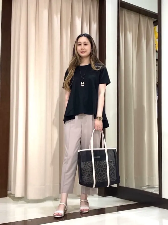 ANY SIS STAFF コーディネート画像