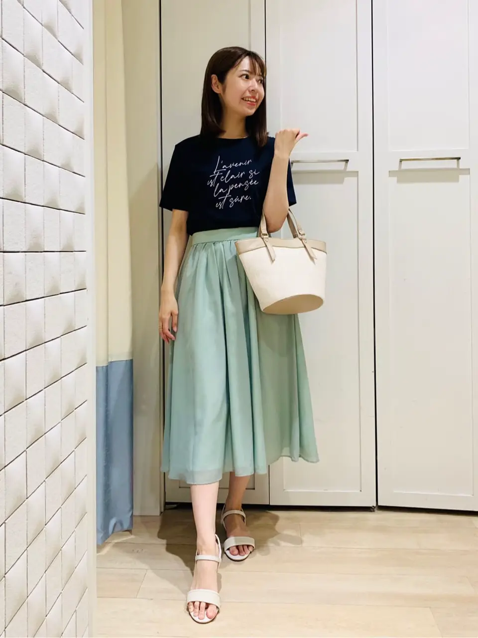 ANY SIS スタッフ コーディネート画像