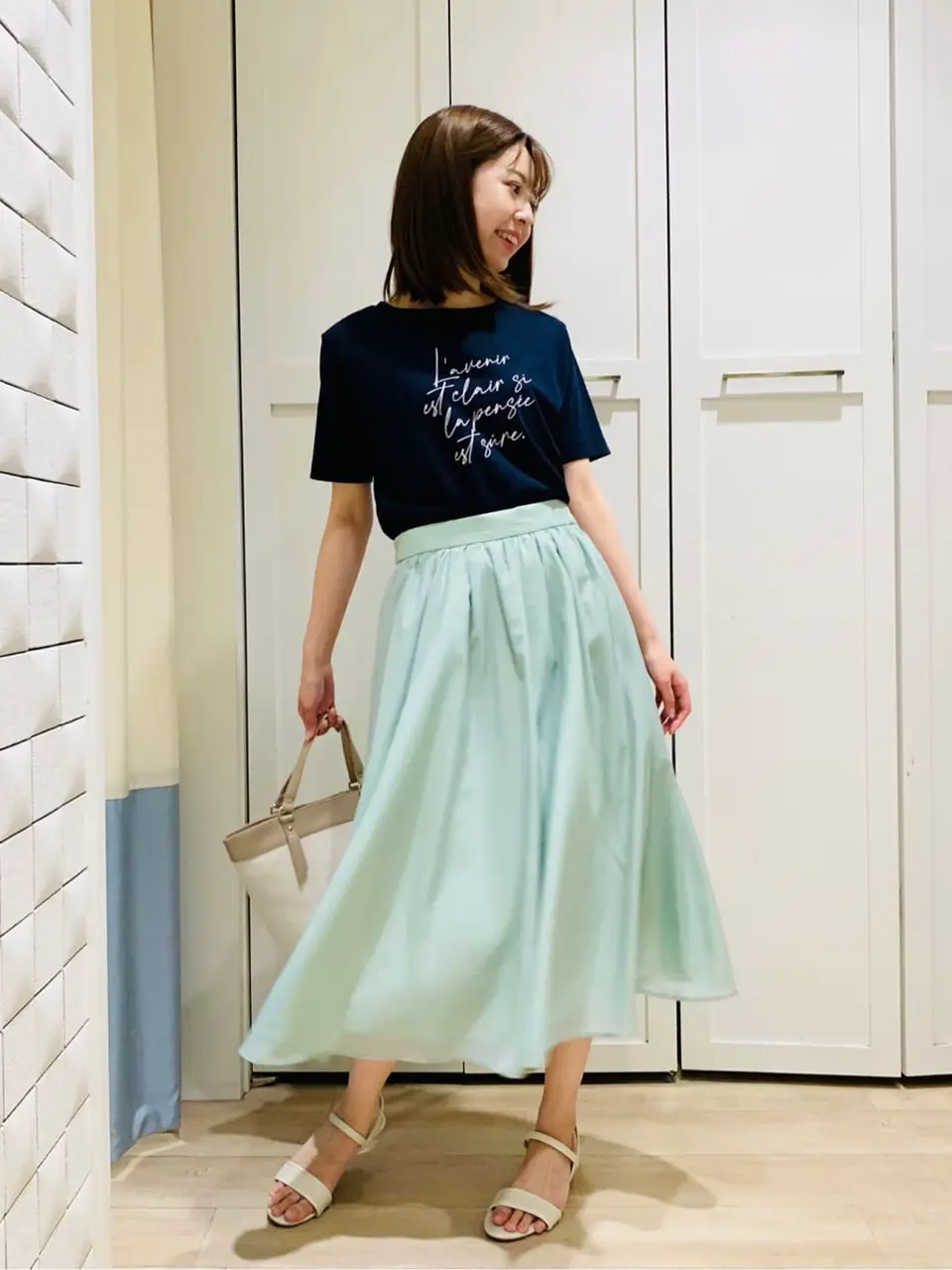 ANY SIS スタッフ コーディネート画像