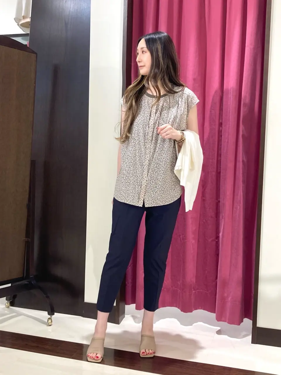 ANY SIS STAFF コーディネート画像