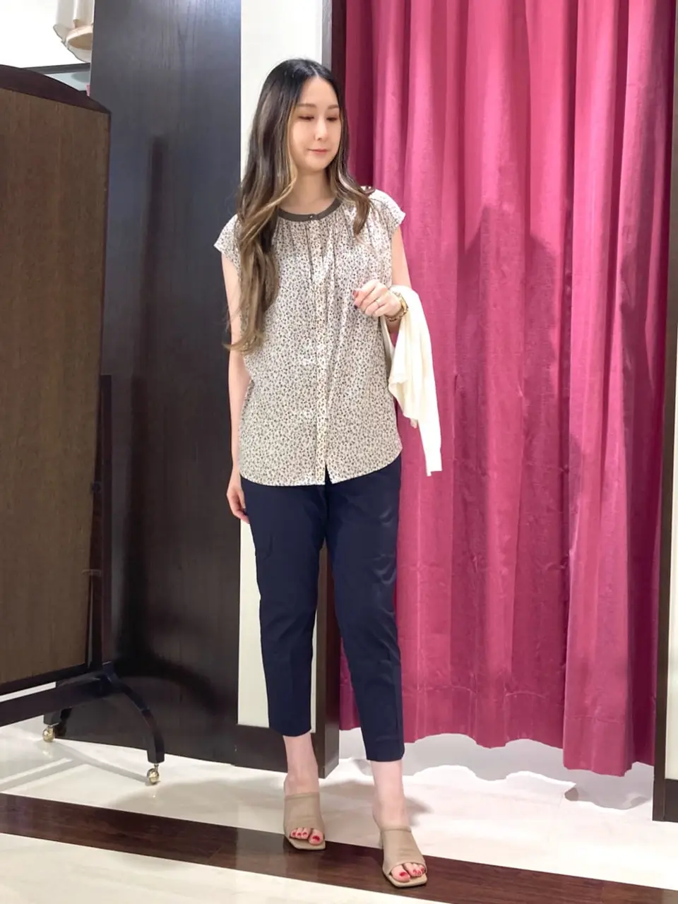 ANY SIS STAFF コーディネート画像