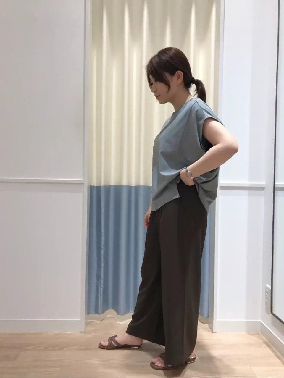 ANY SIS スタッフ コーディネート画像