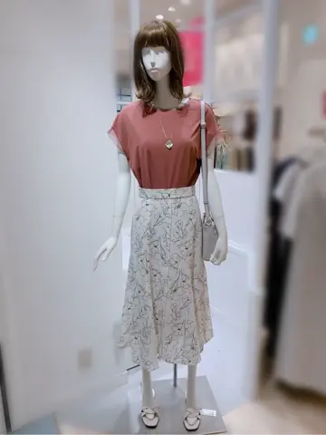 ANY SIS 新井 コーディネート画像