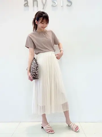 ANY SIS スタッフ コーディネート画像