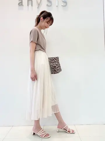 ANY SIS スタッフ コーディネート画像