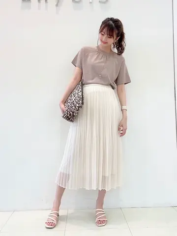 ANY SIS スタッフ コーディネート画像