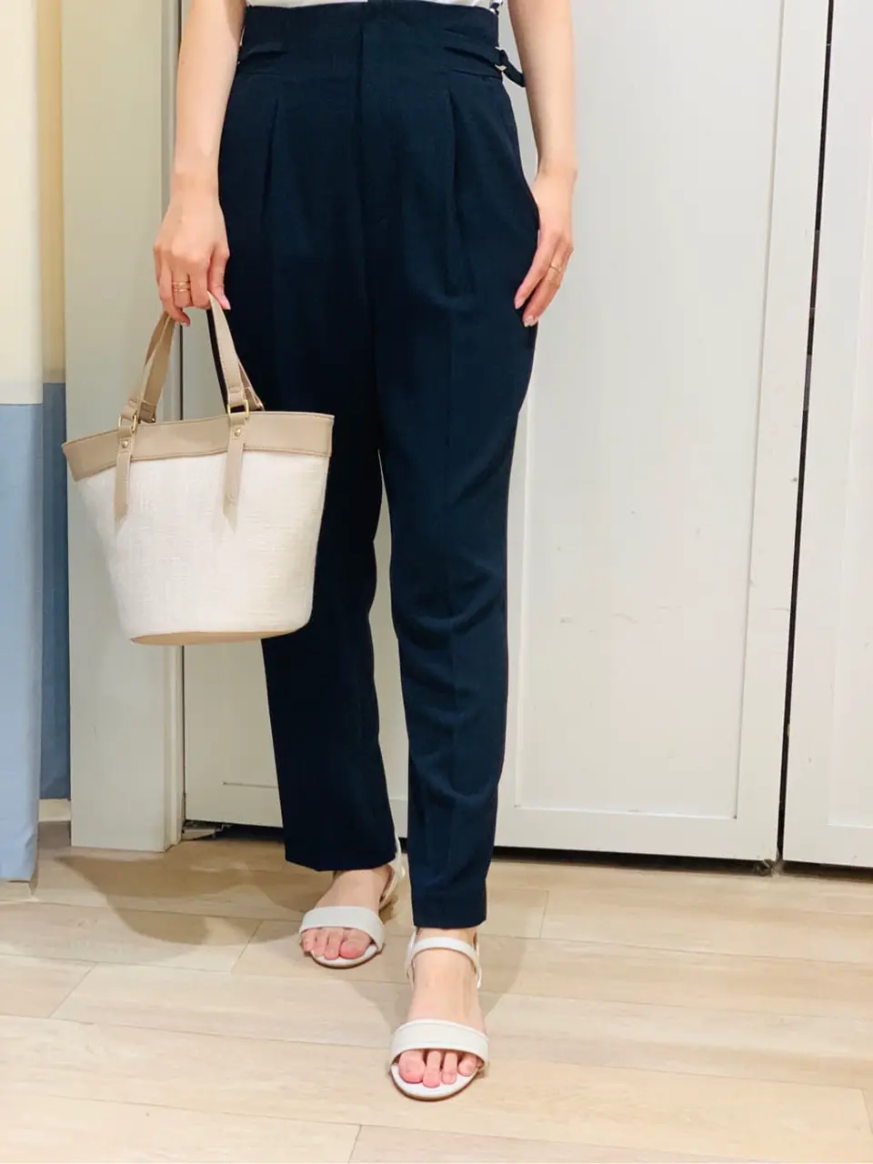 ANY SIS スタッフ コーディネート画像