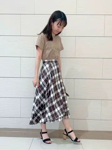 ANY SIS スタッフ コーディネート画像