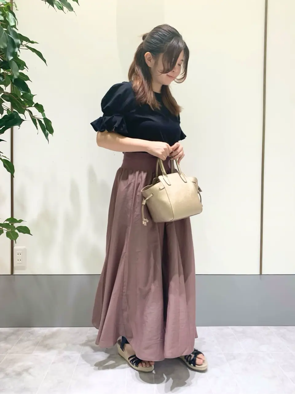 ANY SIS スタッフ コーディネート画像