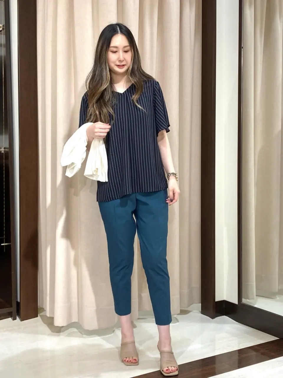 ANY SIS STAFF コーディネート画像