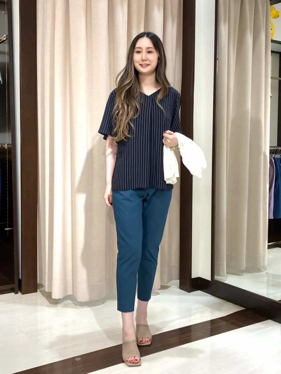 ANY SIS STAFF コーディネート画像