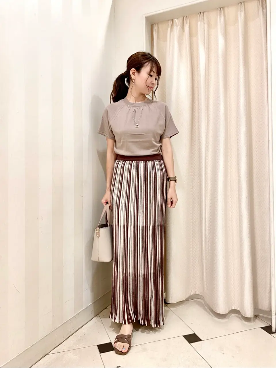 ANY SIS 金井 コーディネート画像