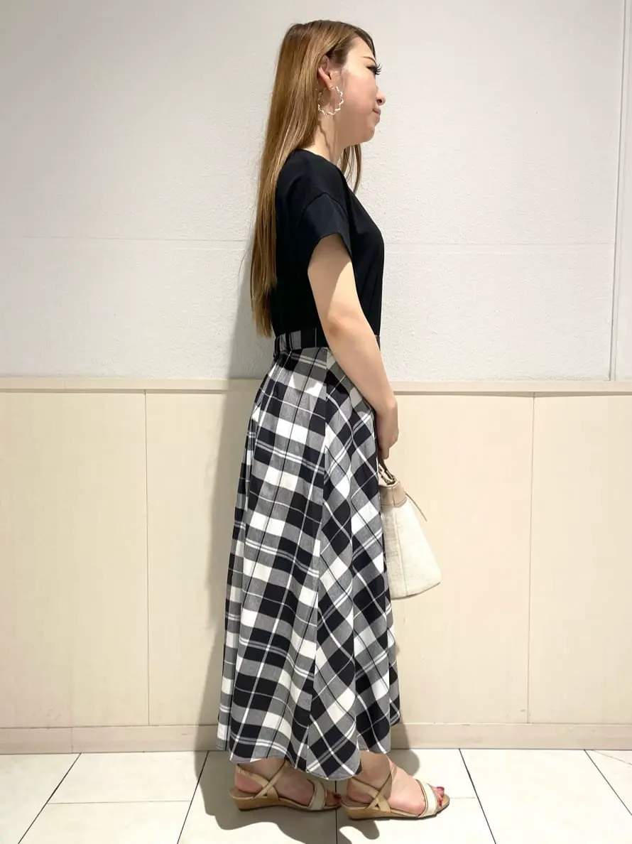 ANY SIS 土居 コーディネート画像