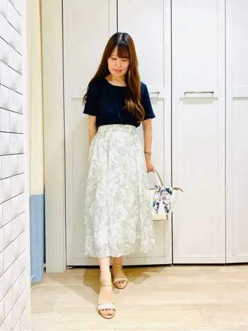 ANY SIS スタッフ コーディネート画像