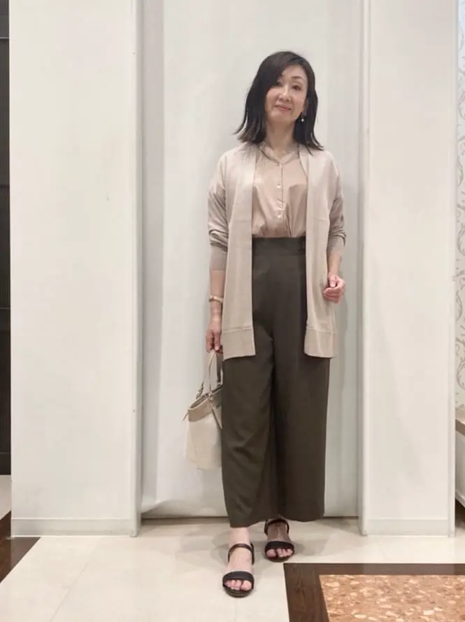 ANY SIS スタッフ コーディネート画像