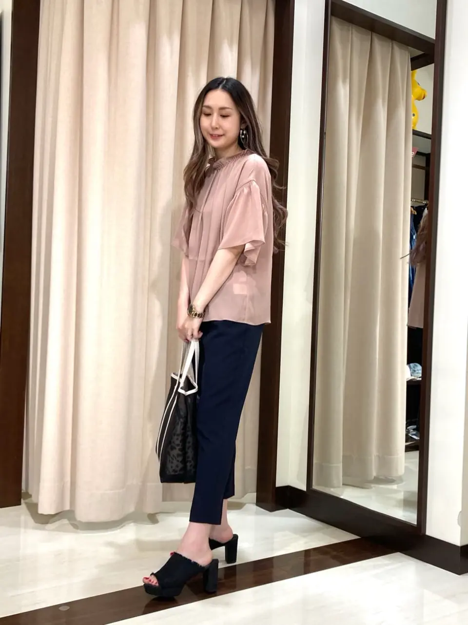 ANY SIS STAFF コーディネート画像