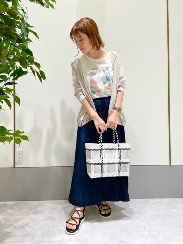 ANY SIS スタッフ コーディネート画像