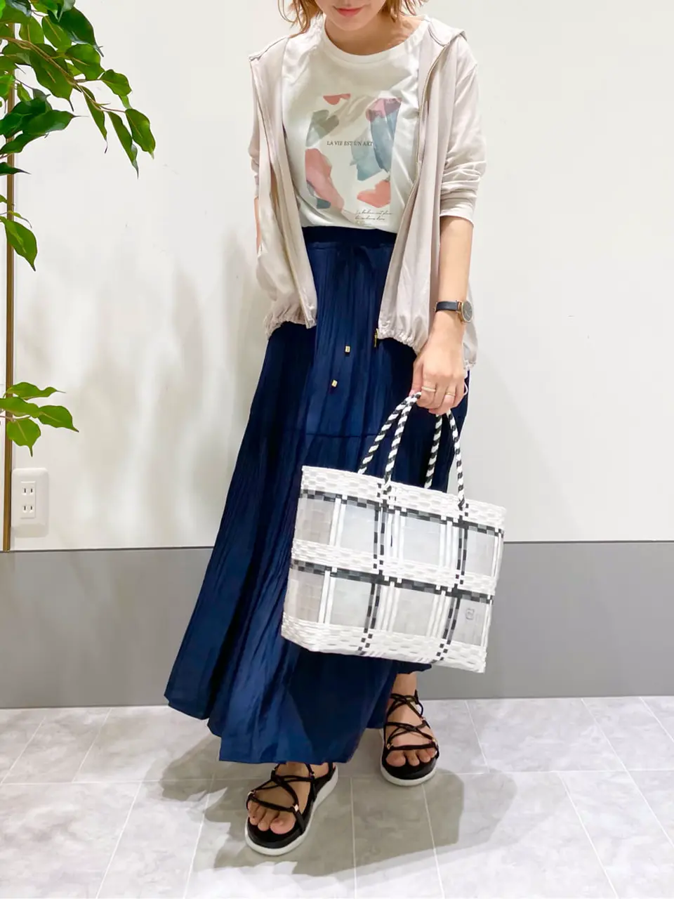 ANY SIS スタッフ コーディネート画像