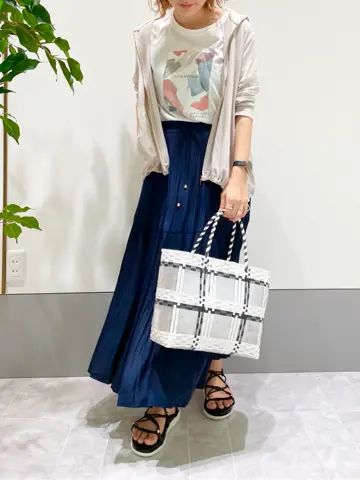 ANY SIS スタッフ コーディネート画像