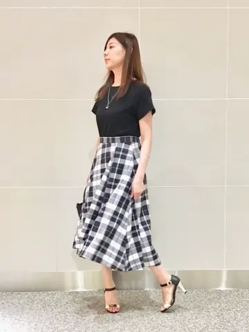 ANY SIS スタッフ コーディネート画像