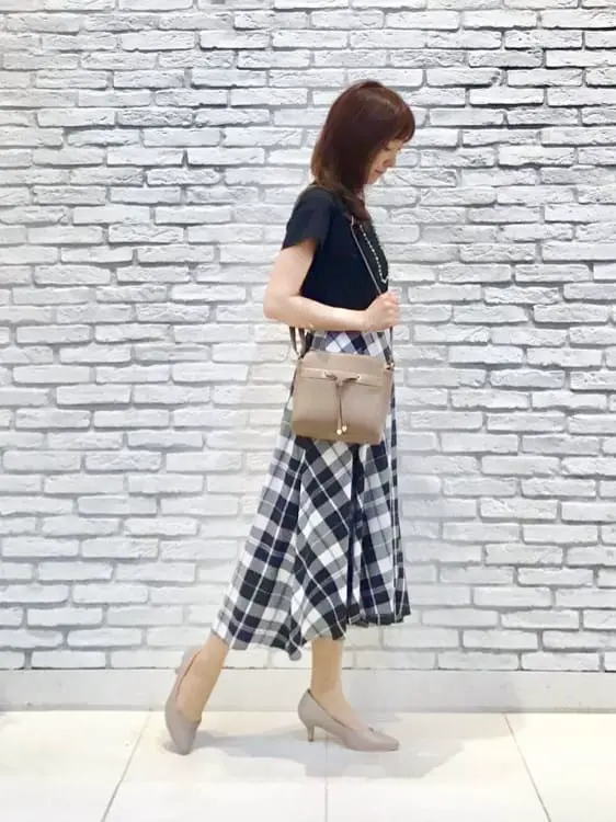 ANY SIS スタッフ コーディネート画像