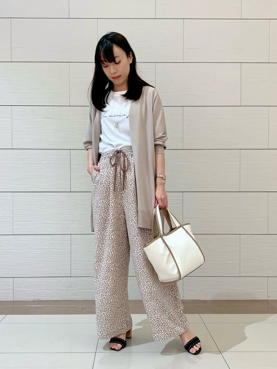 ANY SIS スタッフ コーディネート画像