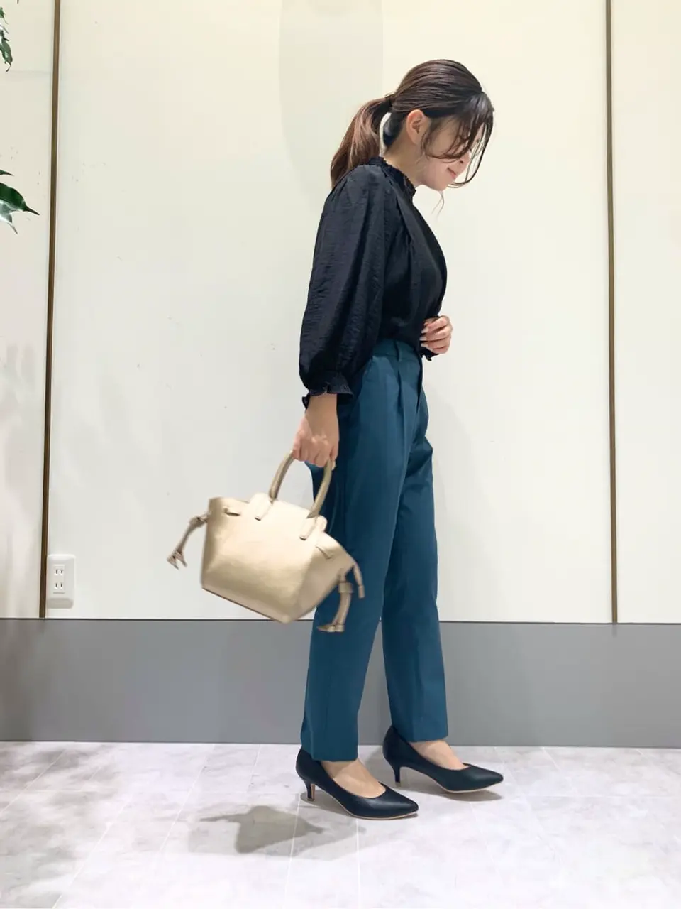 ANY SIS スタッフ コーディネート画像