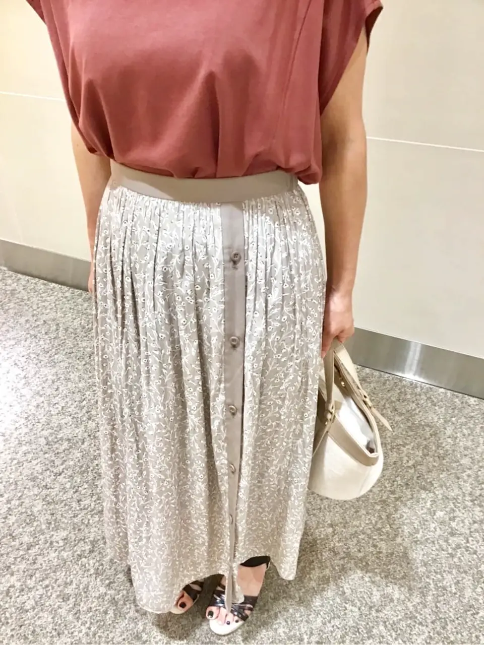 ANY SIS 浅野 コーディネート画像