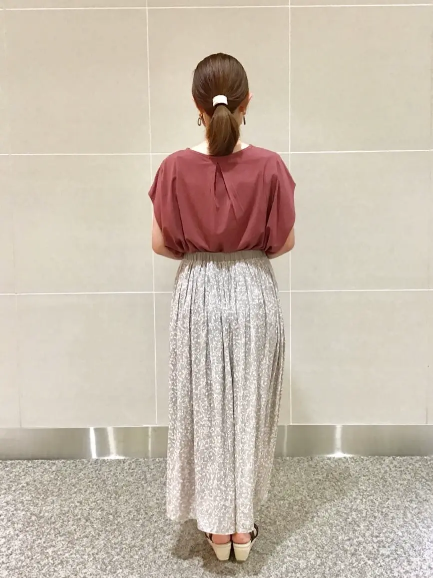 ANY SIS 浅野 コーディネート画像