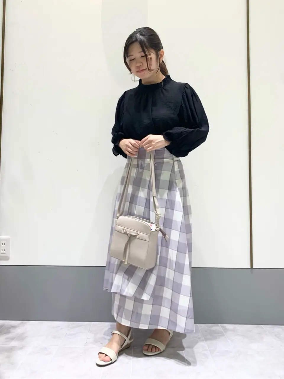 ANY SIS スタッフ コーディネート画像