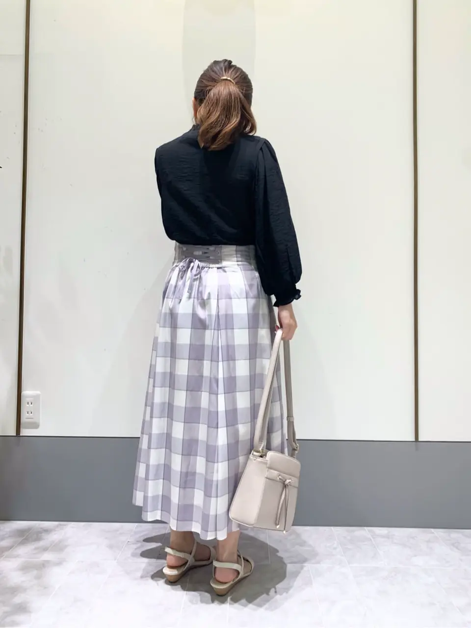 ANY SIS スタッフ コーディネート画像