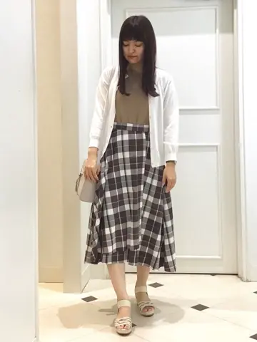 ANY SIS スタッフ コーディネート画像