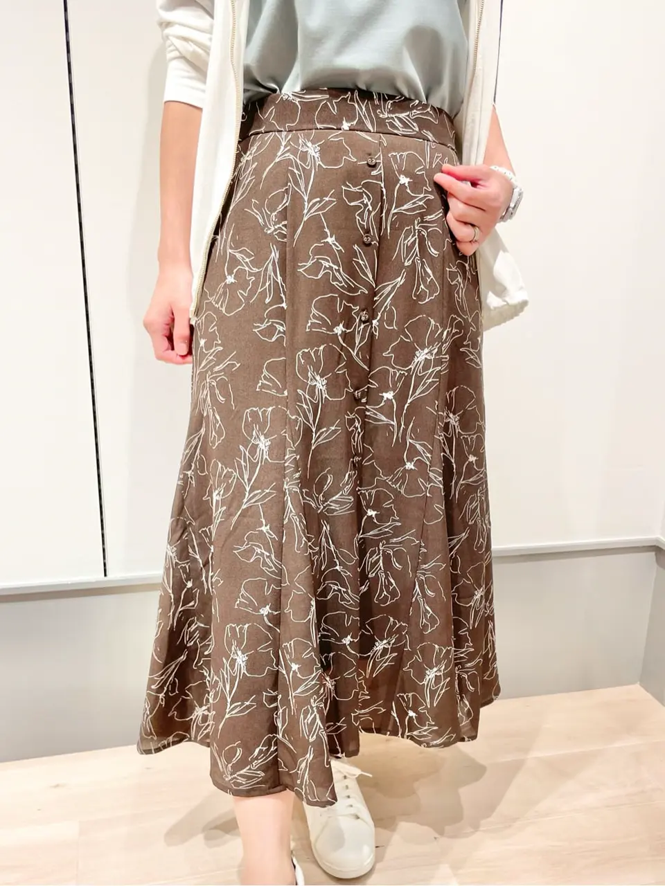 ANY SIS 山本 コーディネート画像