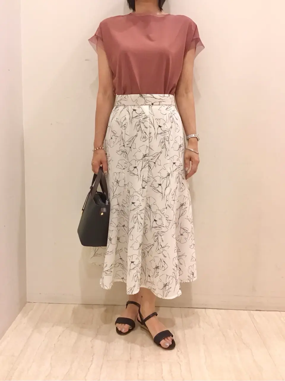 ANY SIS 藤森 コーディネート画像