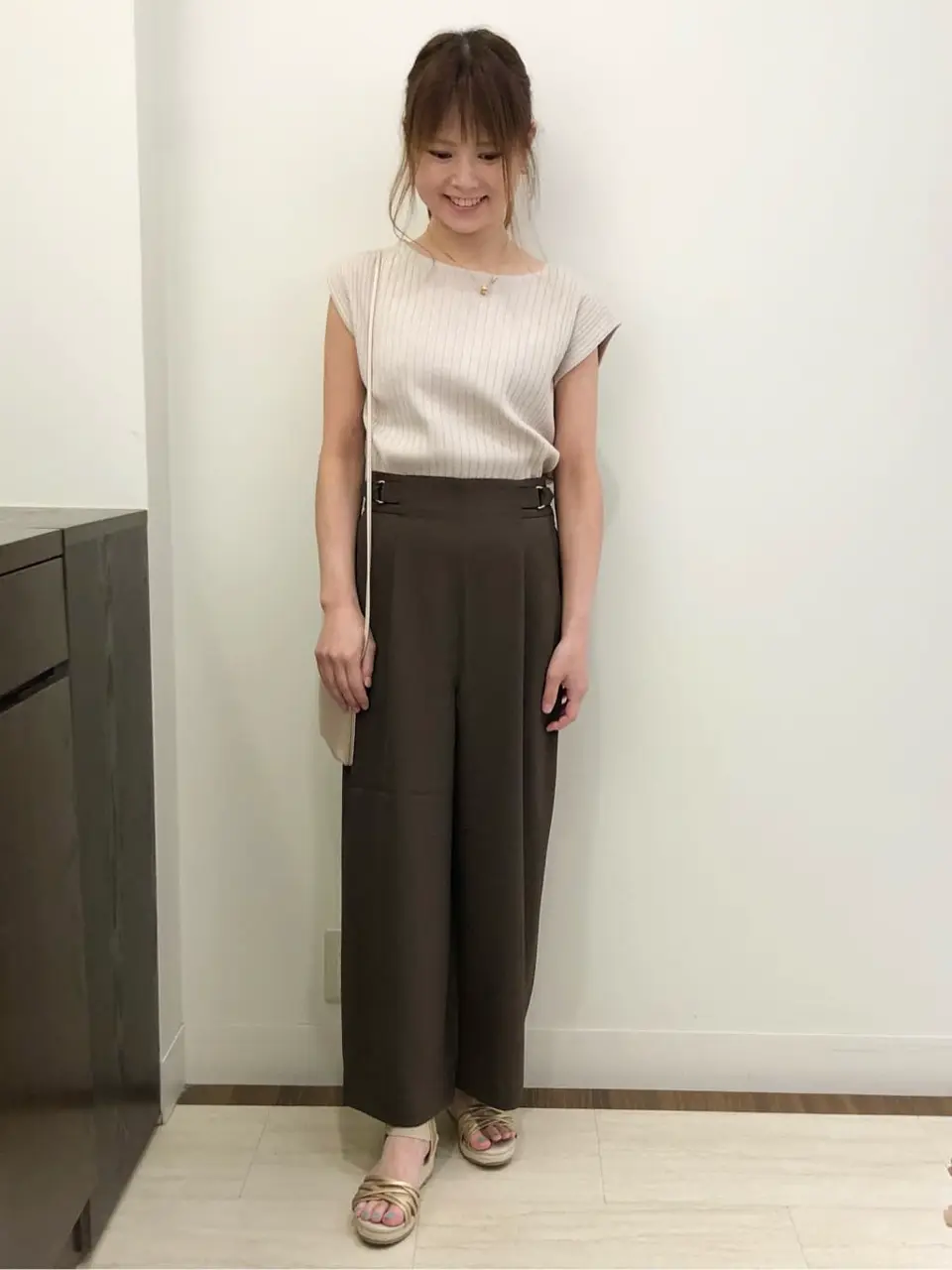 ANY SIS スタッフ コーディネート画像