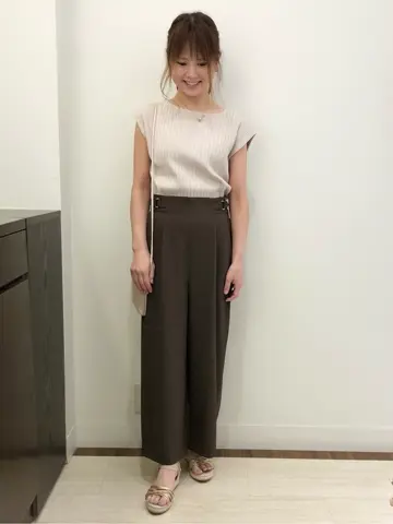 ANY SIS スタッフ コーディネート画像