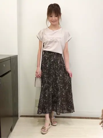 ANY SIS スタッフ コーディネート画像