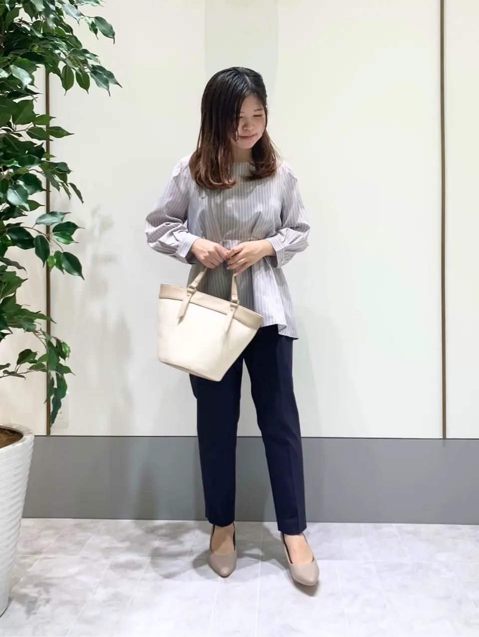 ANY SIS スタッフ コーディネート画像