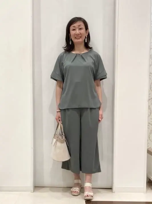 ANY SIS スタッフ コーディネート画像