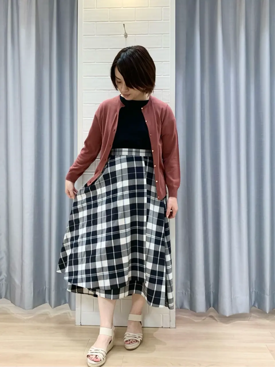 ANY SIS 丸岡 コーディネート画像