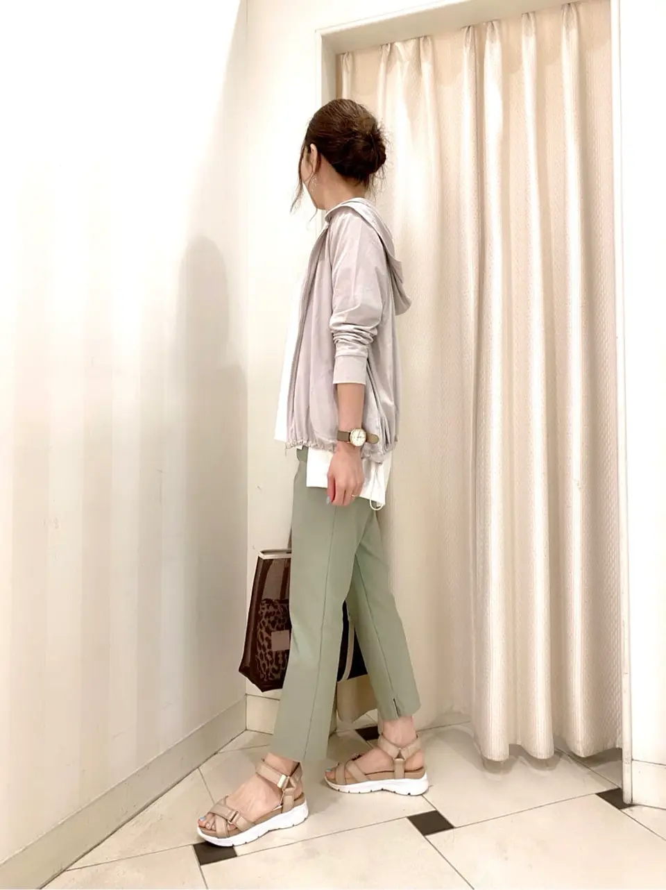 ANY SIS 金井 コーディネート画像