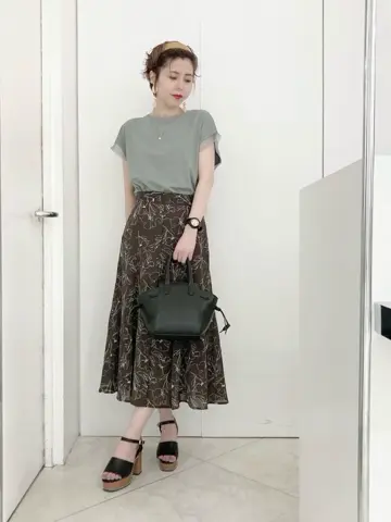 ANY SIS スタッフ コーディネート画像