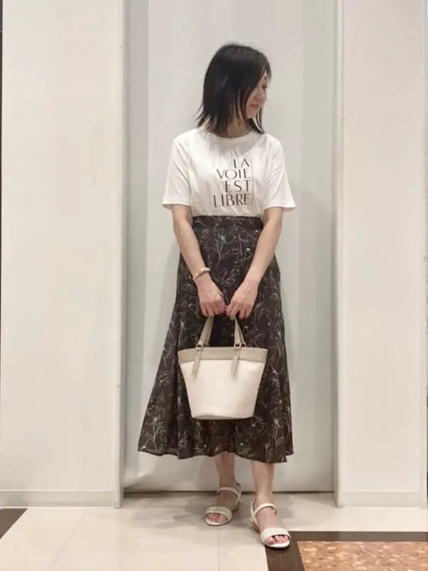 ANY SIS スタッフ コーディネート画像