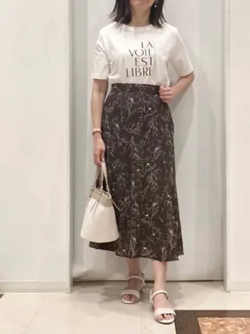 ANY SIS スタッフ コーディネート画像