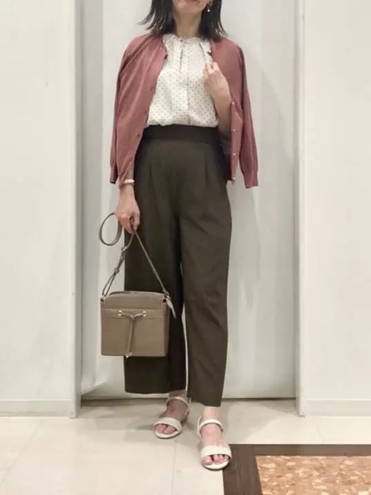 ANY SIS スタッフ コーディネート画像