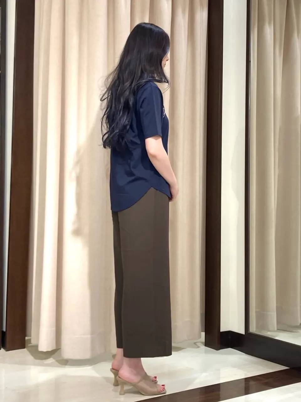 ANY SIS STAFF コーディネート画像