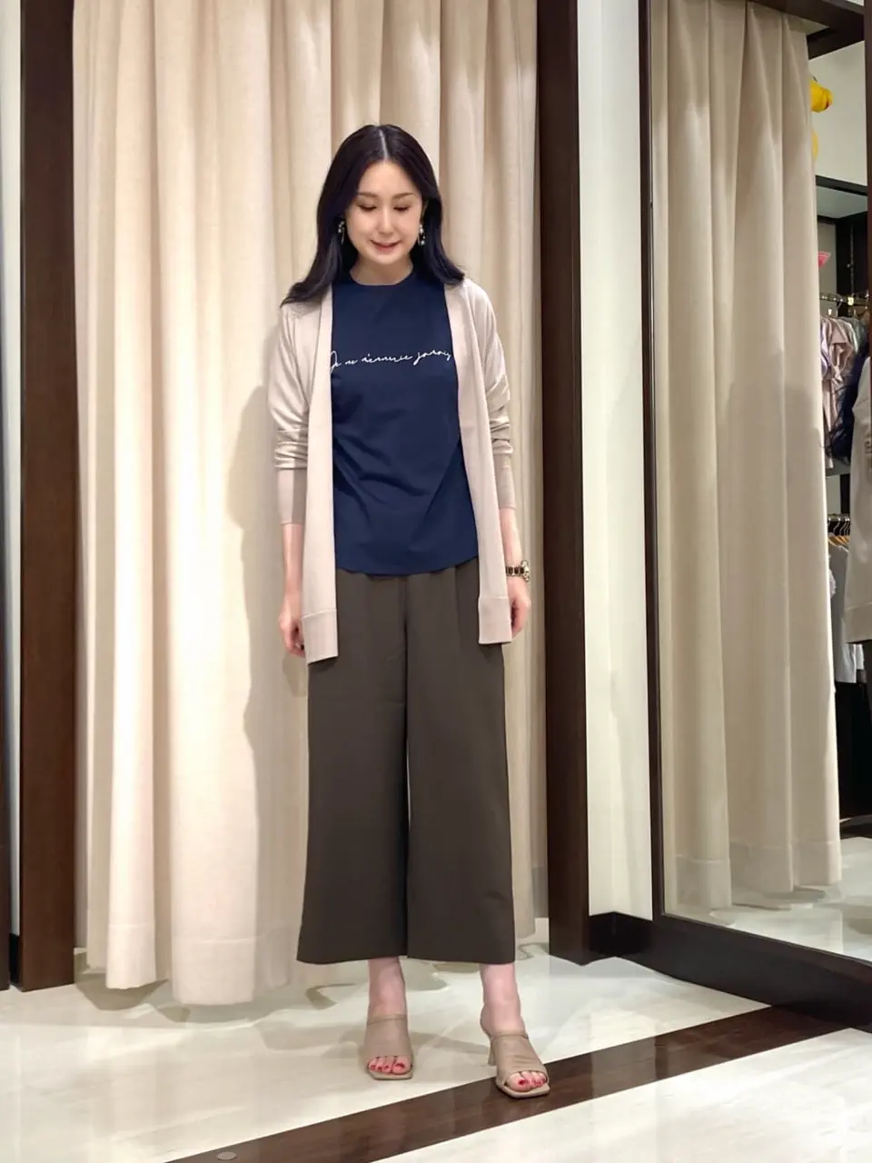 ANY SIS STAFF コーディネート画像