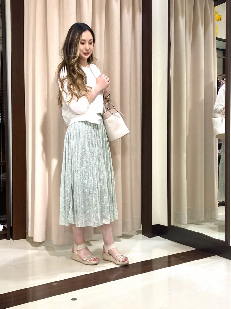 ANY SIS STAFF コーディネート画像